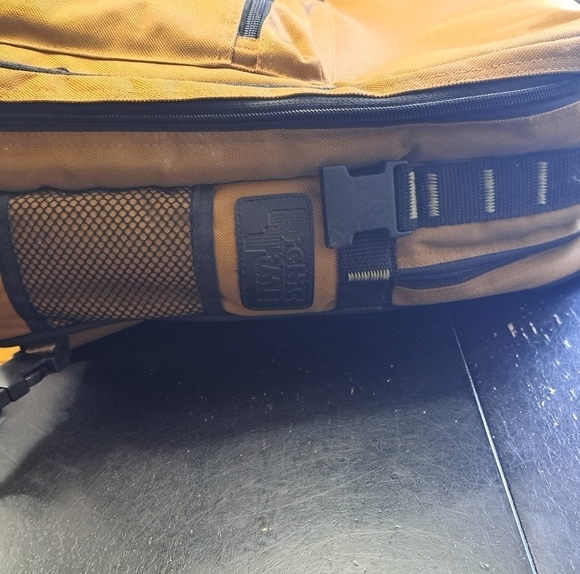 Picnic Time Insulated Backpack Cooler    12"x17"x6.5" - Picture 6 of 12